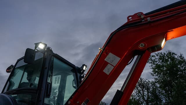 LED Work Lights with Delayed Auto Turn-Off